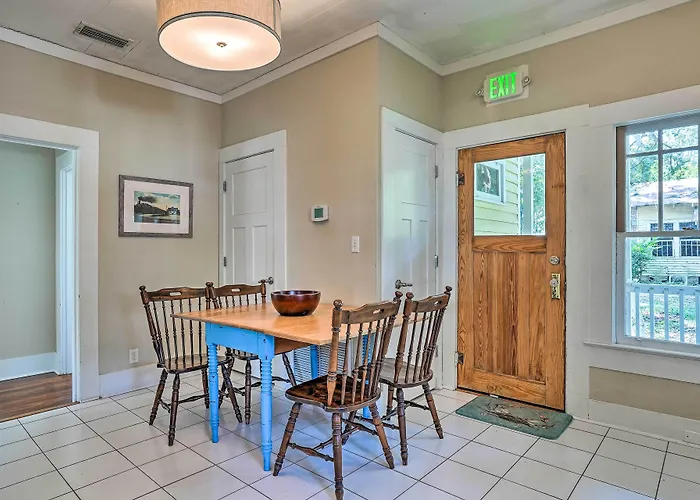 'Moon Pie Cottage' Near Downtown Ocean Springs!